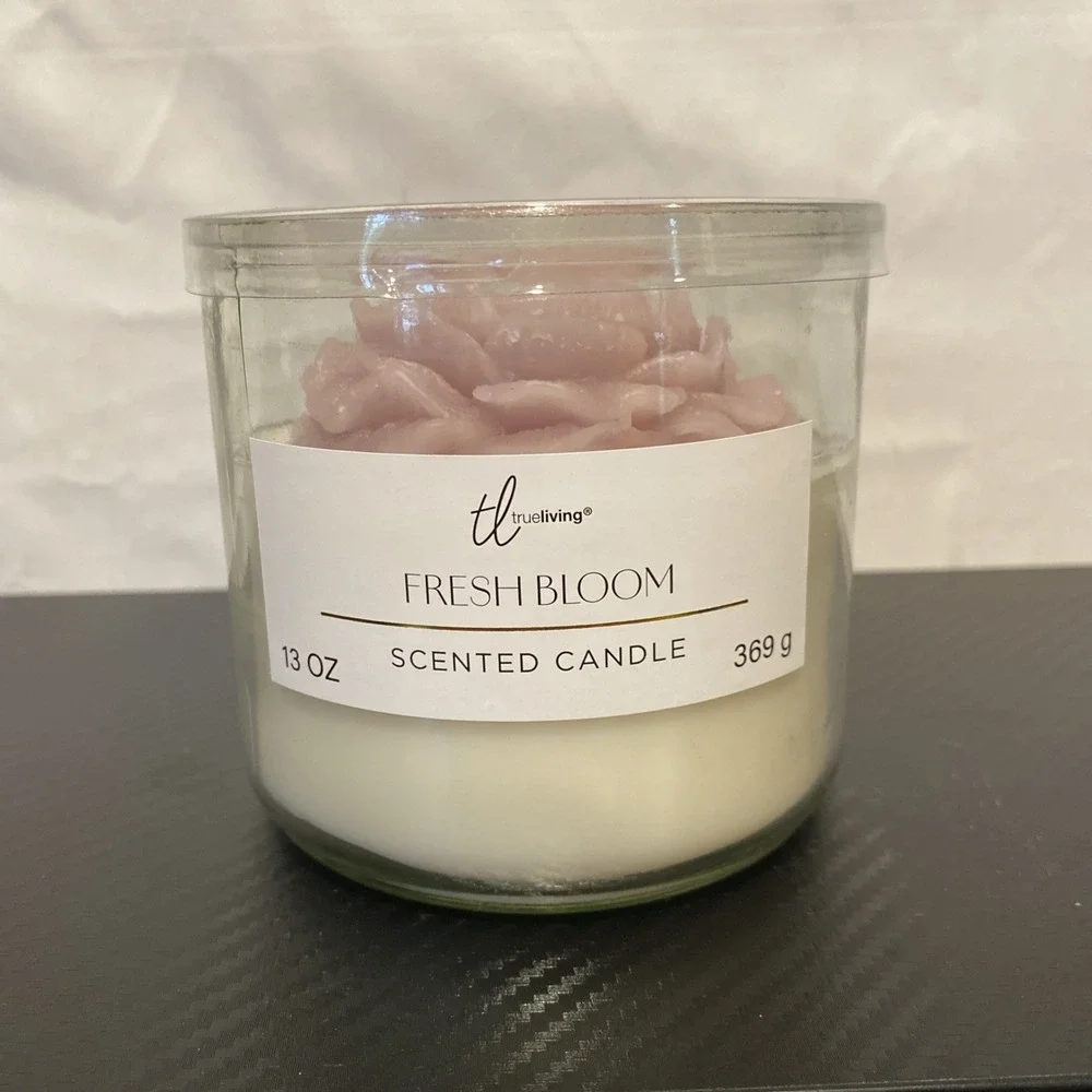 true living Sweet Rose and Amber 13 oz scented‎ candle